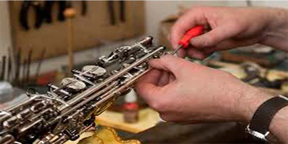 taller de reparacion de instrumentos musicales